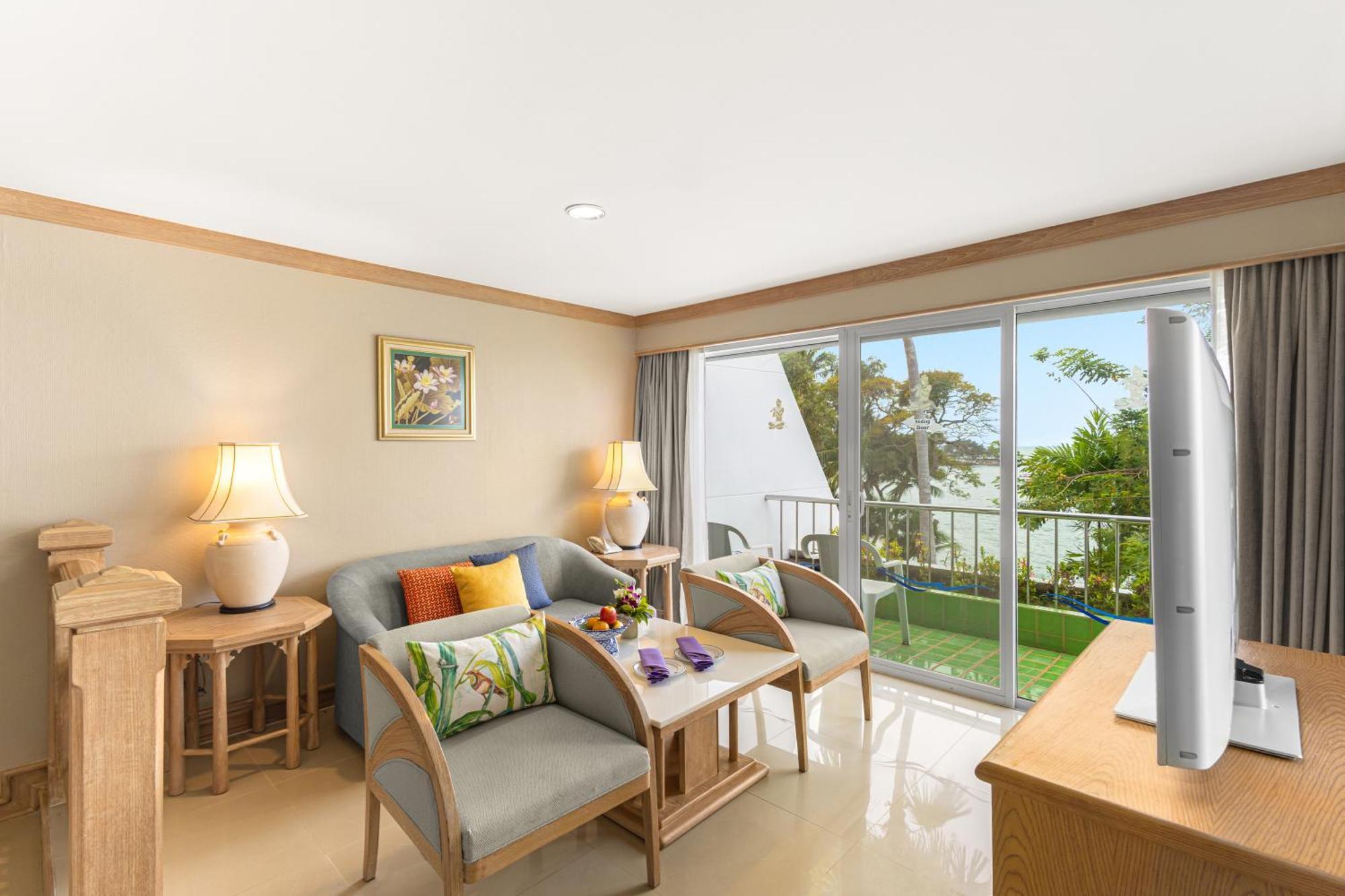 รอยัล คลิฟ บีช เทอเรซ พัทยา โรงแรม 5*