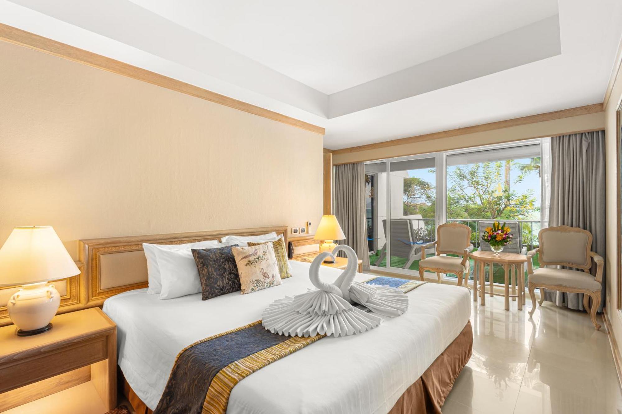 โรงแรม รอยัล คลิฟ บีช เทอเรซ พัทยา 5*